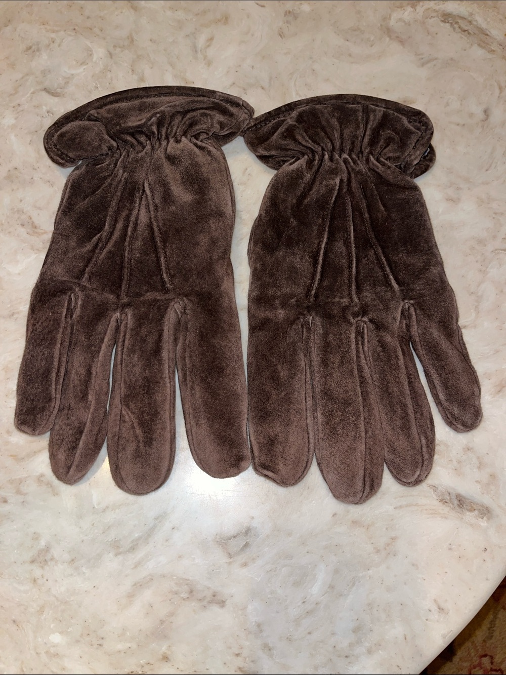 Men's Soft Suede Gloves in Brown with Thinsulate Interior Lining